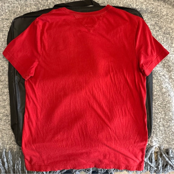 Tommy Hilfiger Red Medium T-shirt - Picture 2 of 5